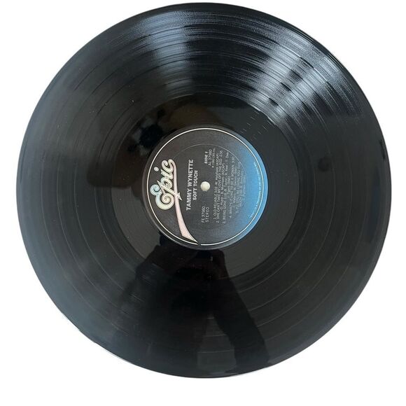 VINTAGE TAMMY WYNETTE - SOFT TOUCH 1982 EPIC RECORDS COUNTY VINYL RECORD LP 12” - Picture 7 of 8
